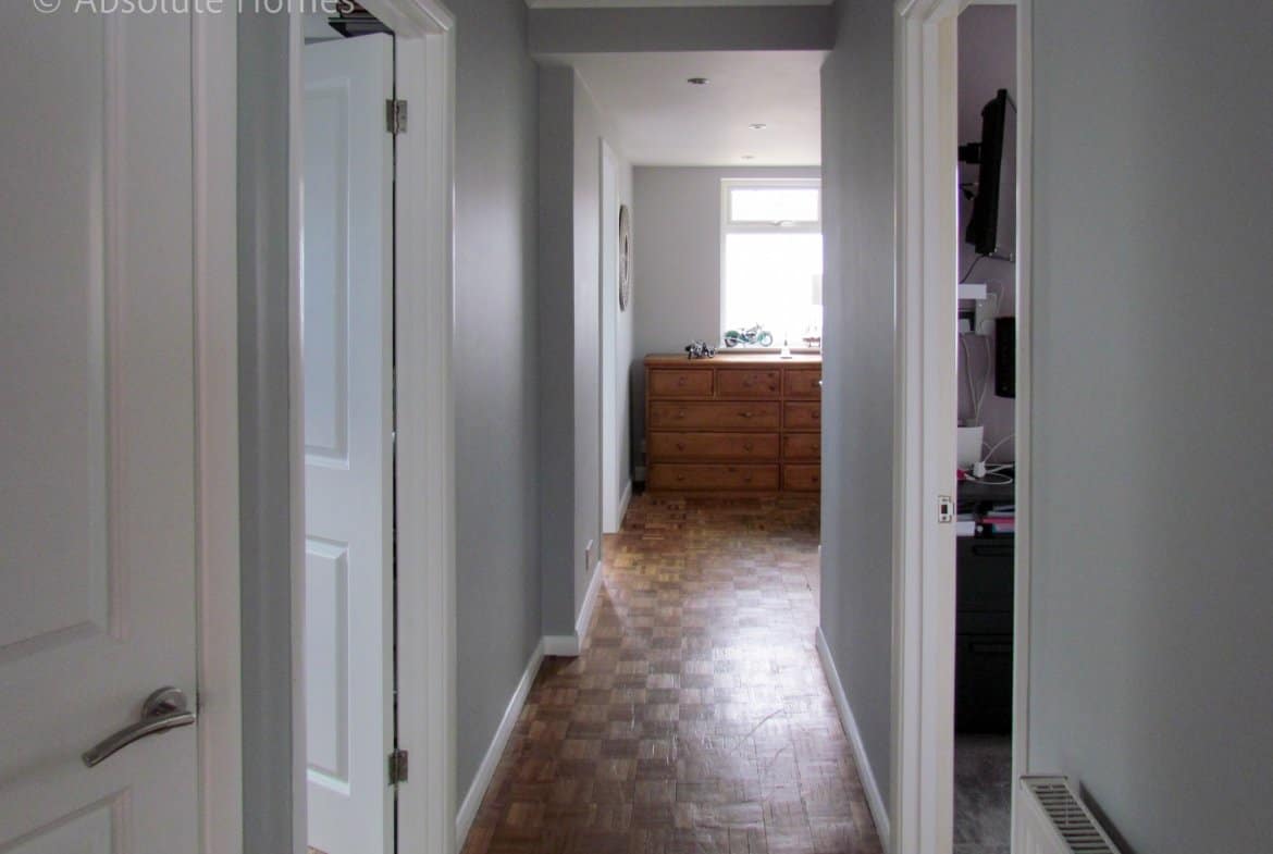Mead Lane, Chertsey, Hallway