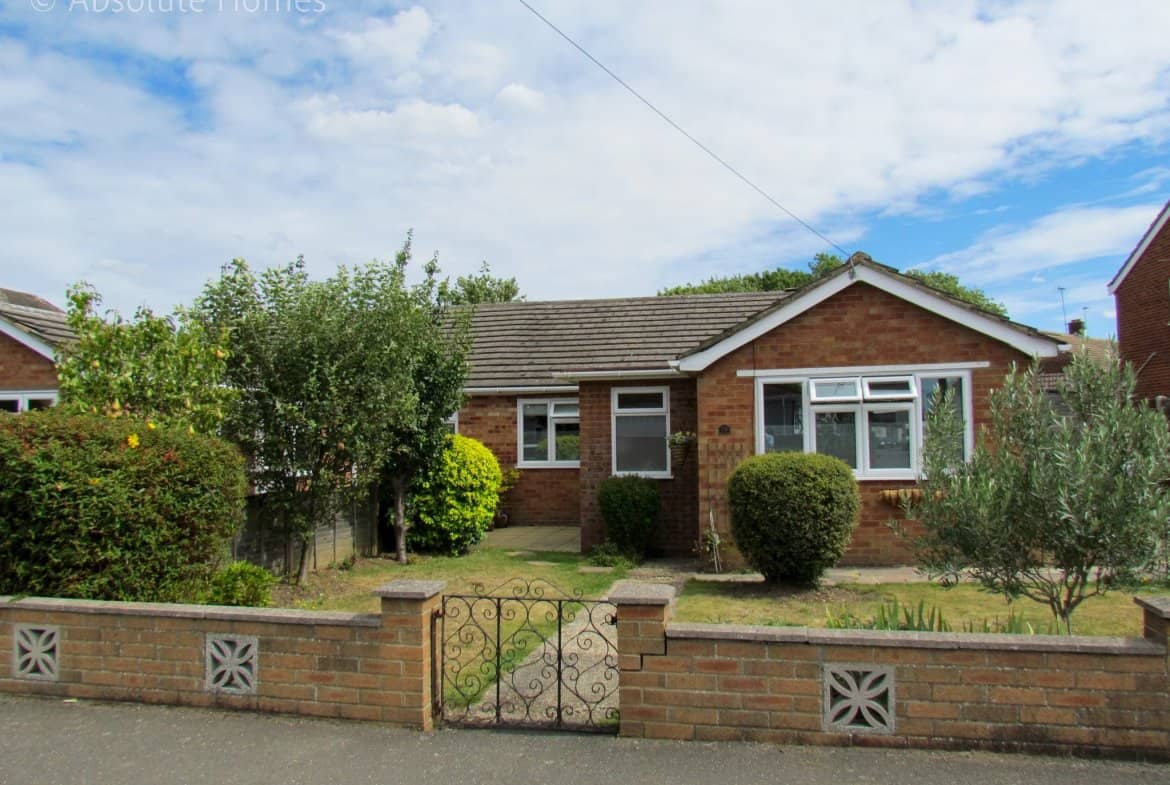 Mead Lane, Chertsey, Front