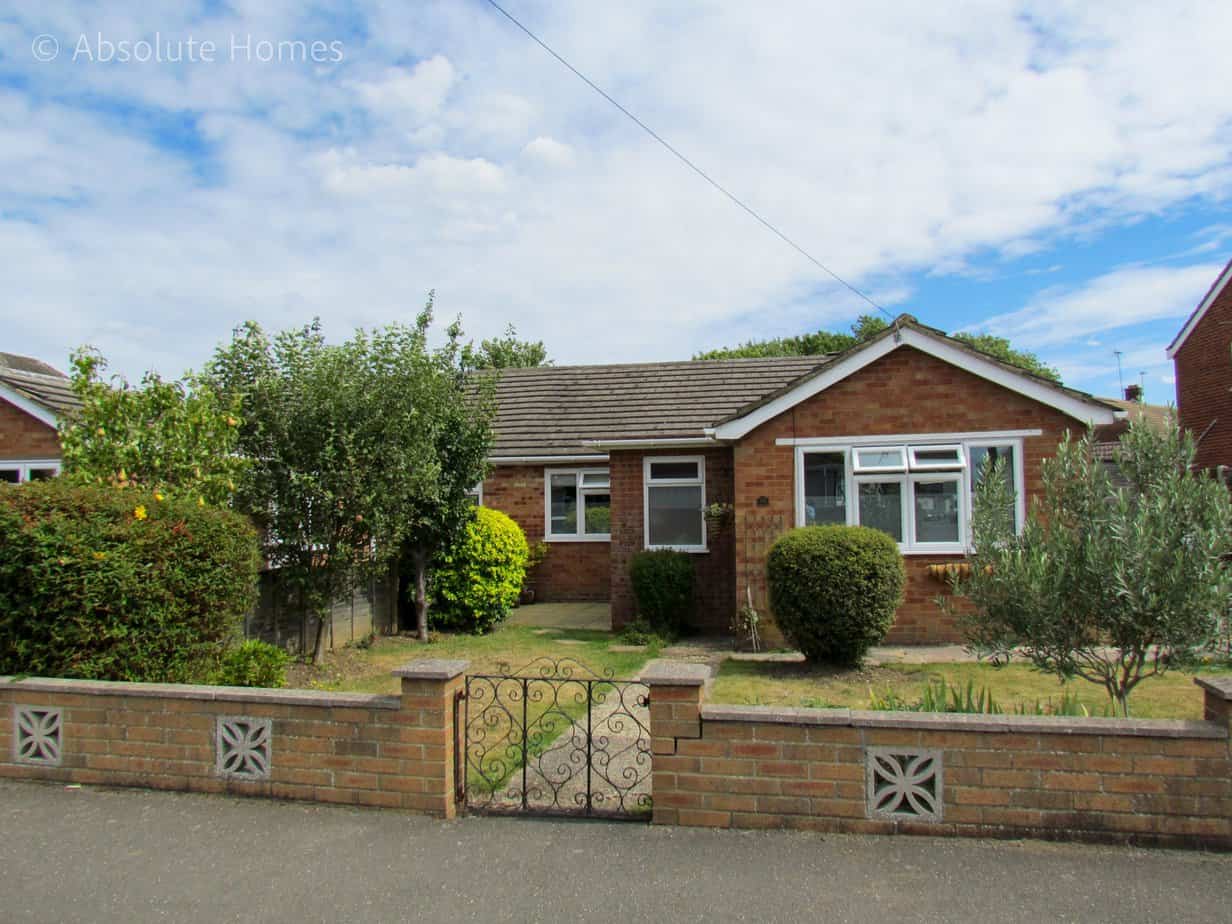 Mead Lane, Chertsey, Front