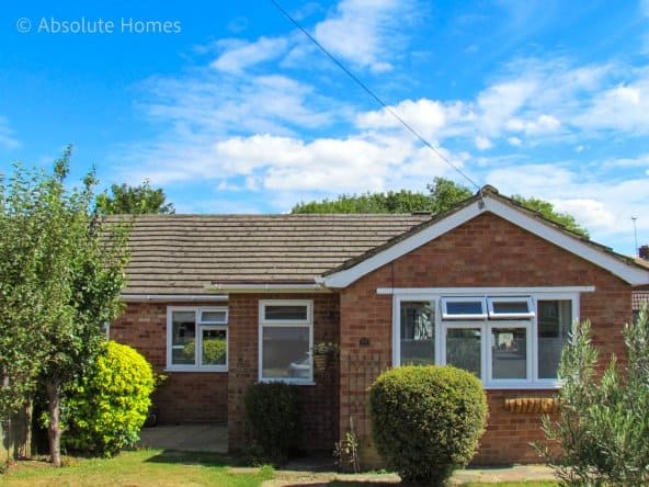 Mead Lane, Chertsey, Main