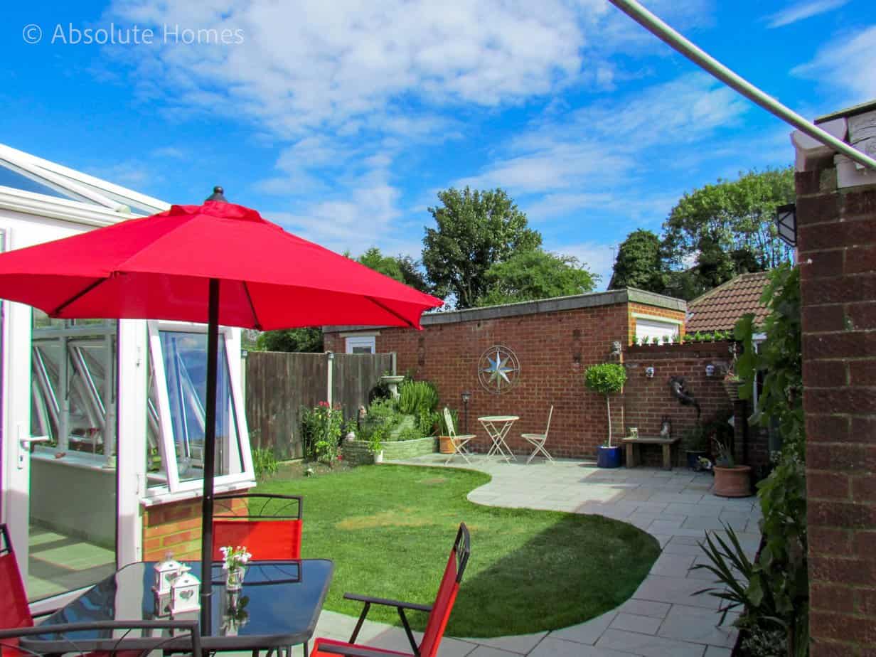 Mead Lane, Chertsey, Garden