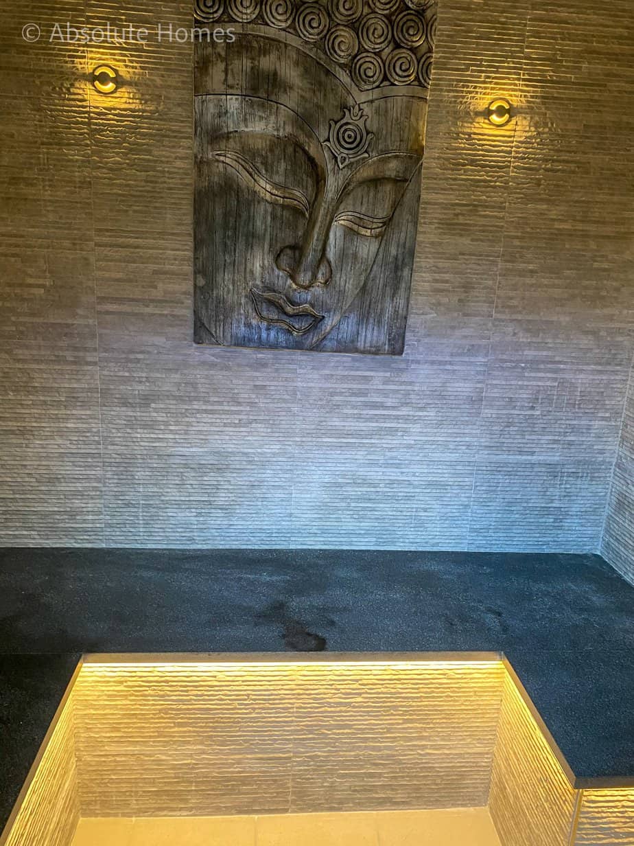 Hamilton Close, Teddington, TW11 9LA, steam room