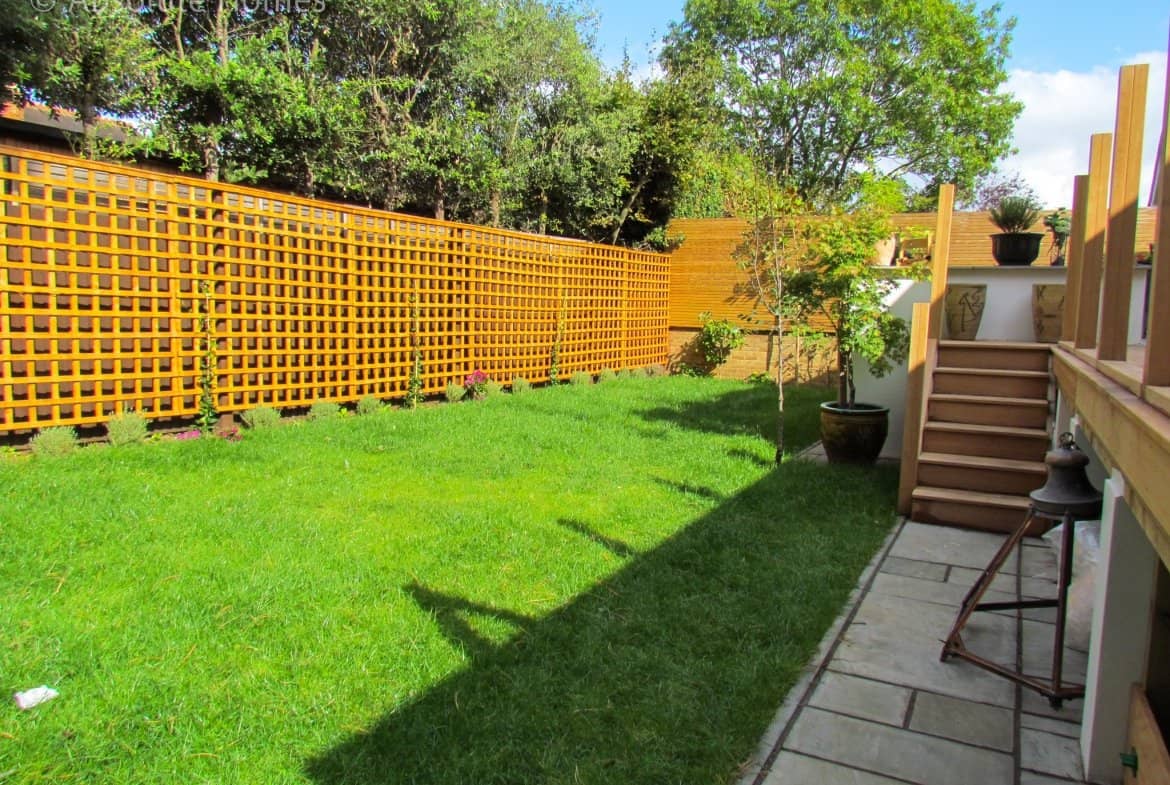 Hamilton Close, Teddington, TW11 9LA, garden 2