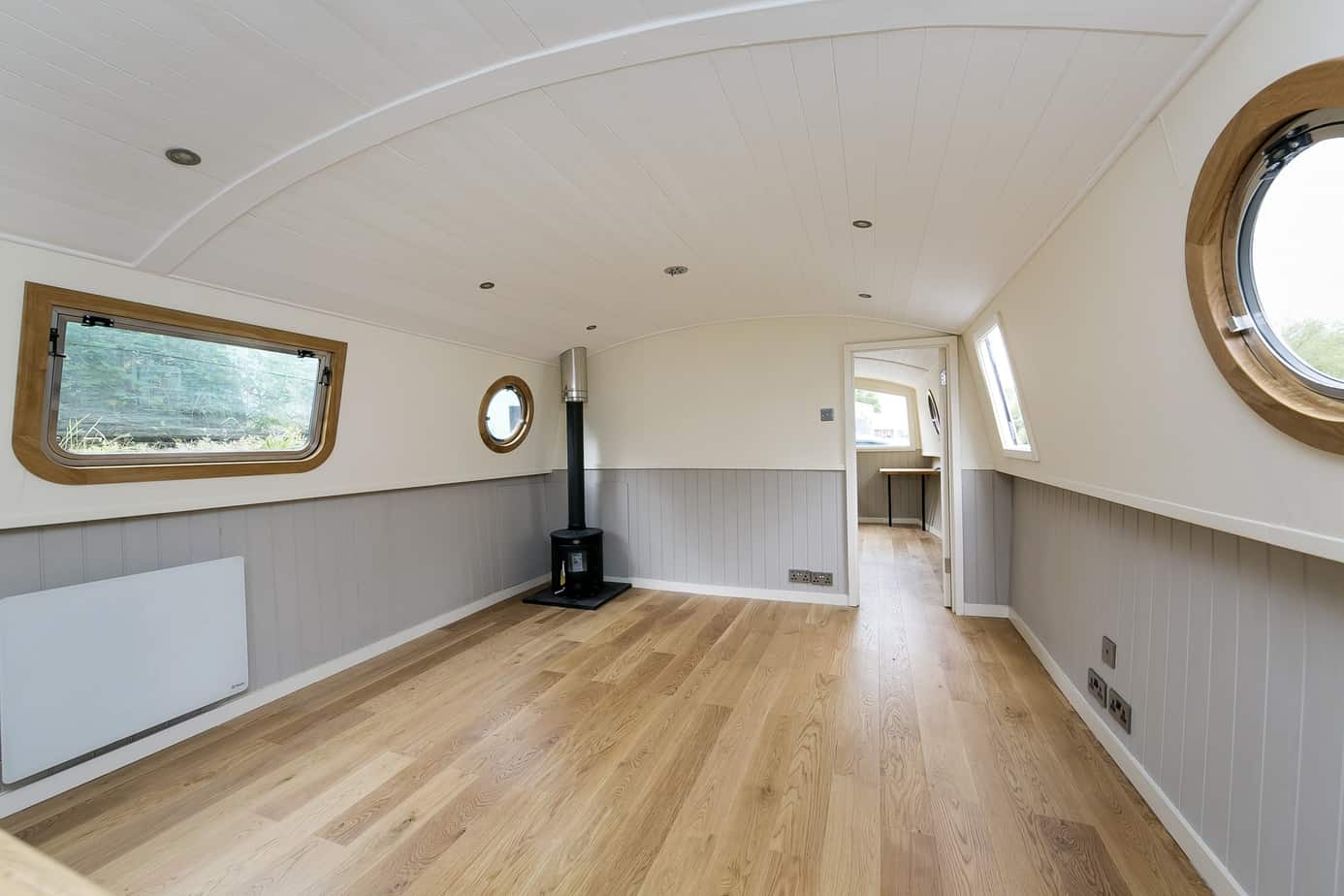 Widebeam-narrowboat-for-sale-Lounge-Home-Comforts TW12 2HF