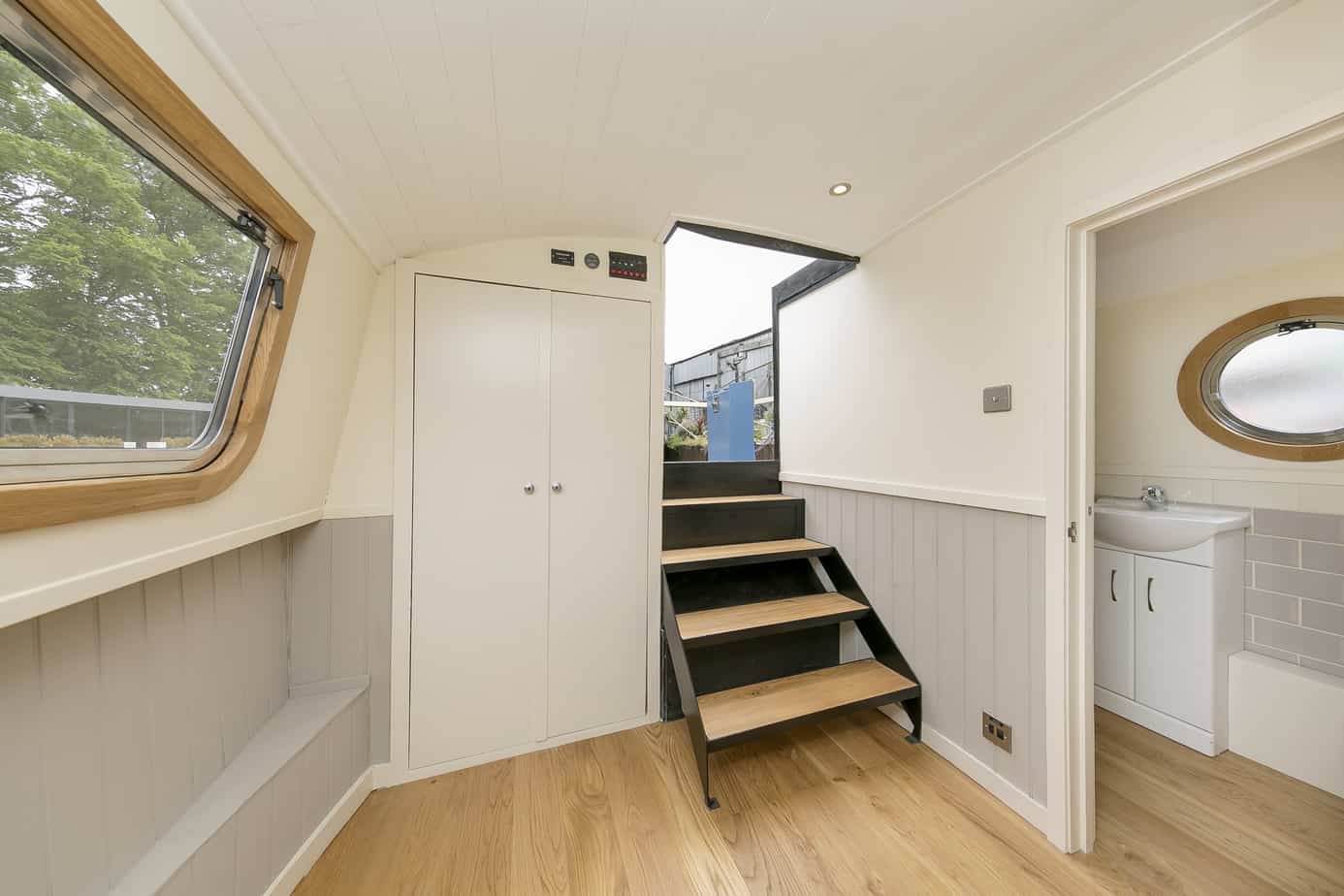 Widebeam-narrowboat-for-sale-entry-stairs-Home-Comforts TW12 2HF