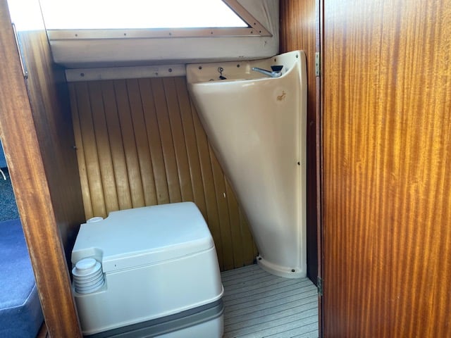 Cabin cruiser for sale - Riverside stainesonthames tw183nj