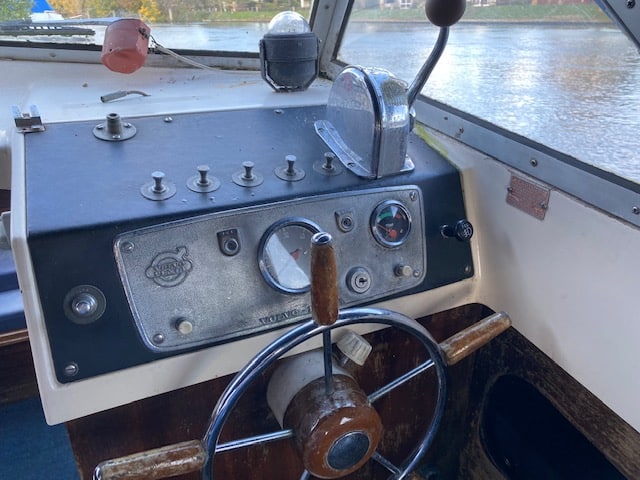 Cabin cruiser for sale - Riverside stainesonthames tw183nj