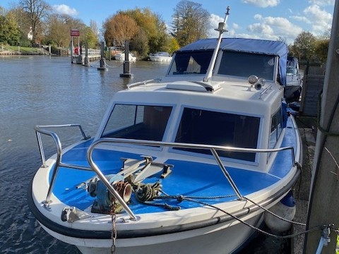 Cabin cruiser for sale - Riverside stainesonthames tw183nj